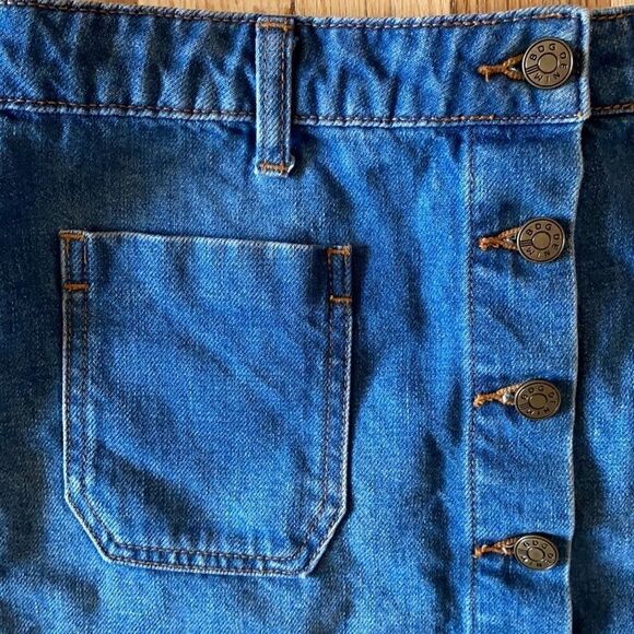 BDG Urban Outfitters Denim Button Front Raw Hem Mini Skirt Size Small - Picture 2 of 7